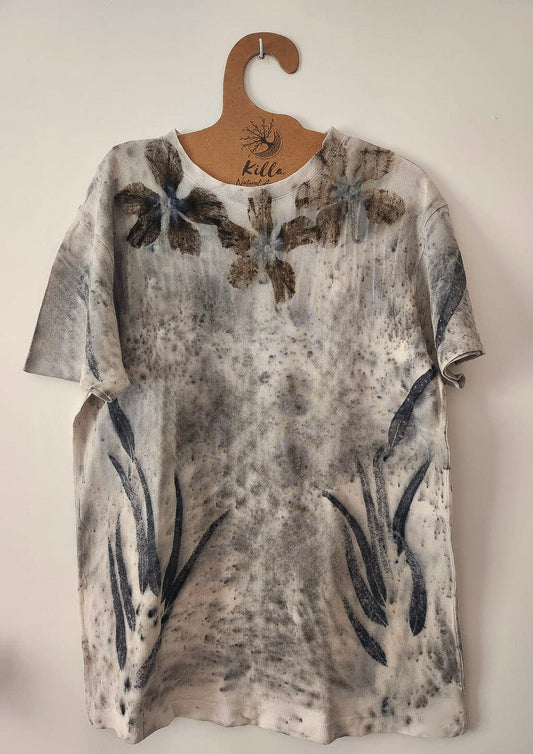 Basic ecoprint polo with natural leaf print, 100% cotton and sustainable fashion