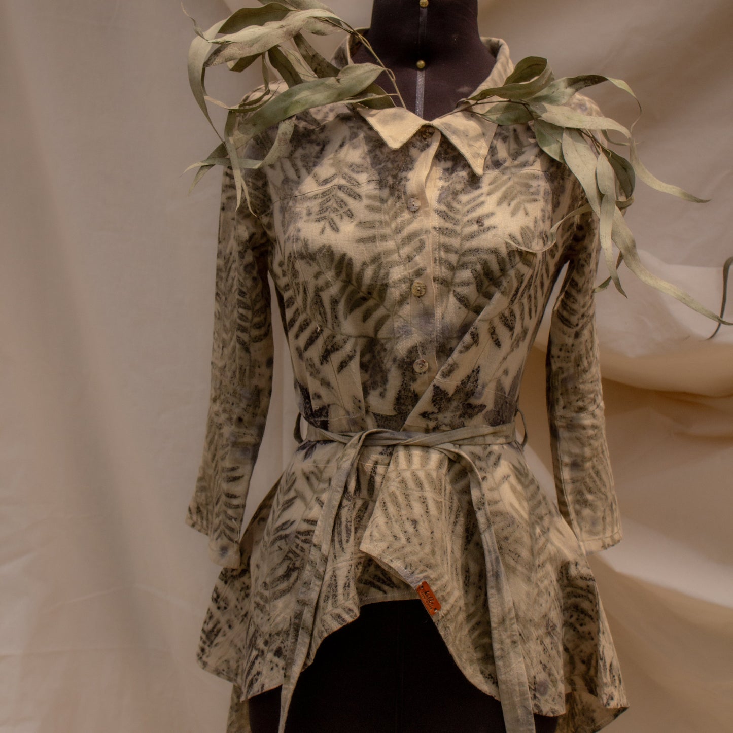 Reyna blouse with ecoprint tail with handmade organic plants